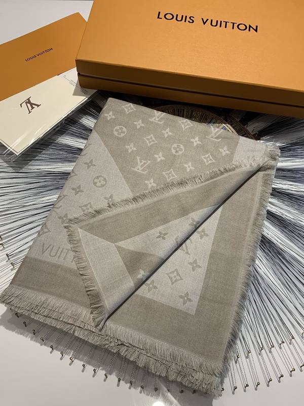 Louis Vuitton Scarf LVC00563